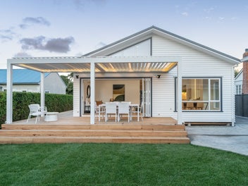 Chic Sandringham Bungalow