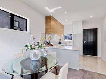 Standalone Brick and Weatherboard!