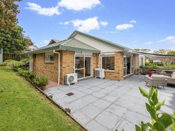 Modernised Brick, Cedar and Tile Family Living