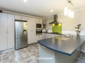 Double Glazed and Low Maintenance Family Living