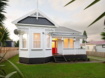 Bay Villa Eye Candy
