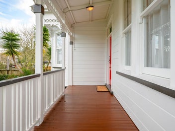 Bay Villa Eye Candy
