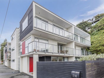 STYLISH EASY LIVING