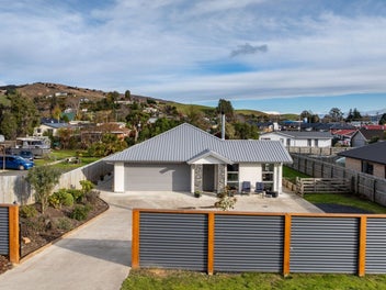 Must sell - owners on the move