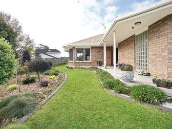 Stylish, Townhouse in the Heart of Te Puke