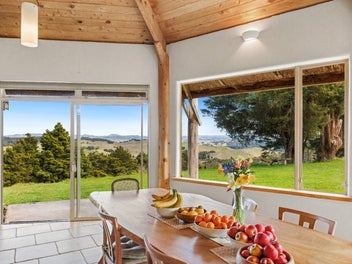 Artisan Home 36ha - Private, Subdividable, Views