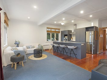 SUNNY AND PRIVATE CHARCTER HOME