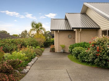 Picture-Perfect Living on the Peninsula
