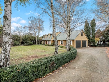 Bring All The Family, Stunning Location