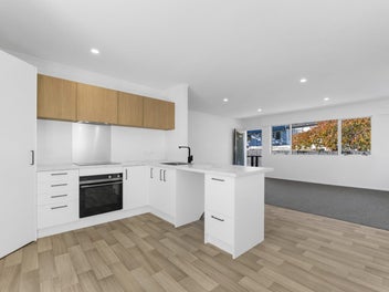 Sleek and Stylish in Prestigious Neighbourhood