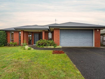 Family-Sized Comfort in a Super Handy Location