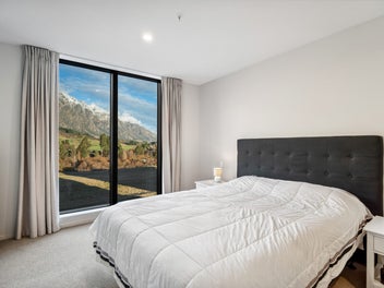 Immediate Possession with Remarkable Views!