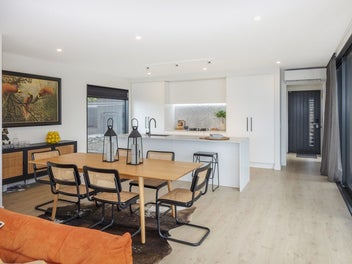 Bargain Buy! Sellers Based in Brisbane