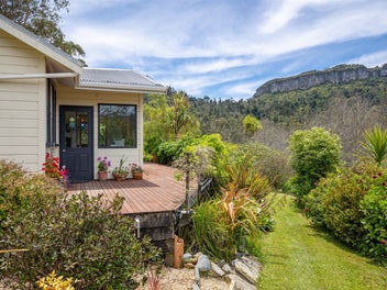 Gorgeous 38.23ha Property With Income Potential