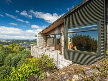 Panoramic Views, Peaceful Living