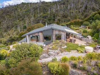 Off-Grid. Earn Income. Live a Healthier Lifestyle.