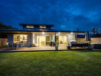 Outstanding, spacious family living – 2012 build