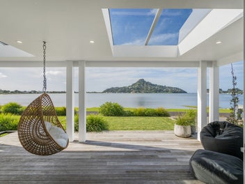Premium Mount Paku views
