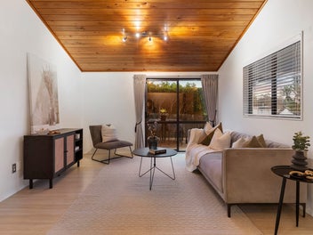 SINGLE-LEVEL, FREEHOLD, BRICK BEAUTY