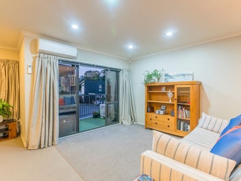 Rare Gem in Paekakariki