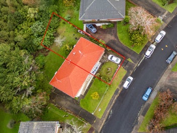 Perfectly located, solid brick and tile unit