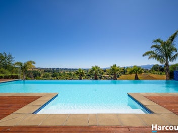 Subdividable Luxury Lifestyle Estate