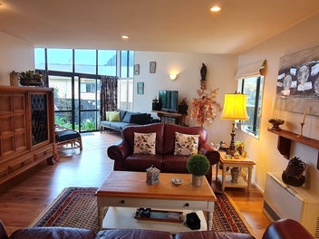 Location Perfect to Coastlands & Transport Hub