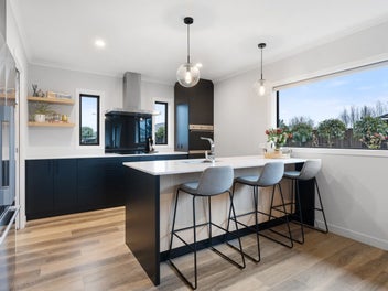 Modern family living - room for everyone!
