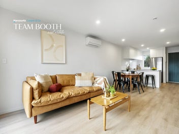 Super Sunny! Superb Location! Superbly Priced!