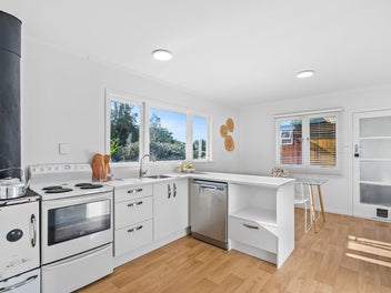 Shoestring Budget? The quarter acre kiwi dream!