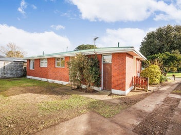 ORIGINAL BRICK HOME - 6X9 GARAGE