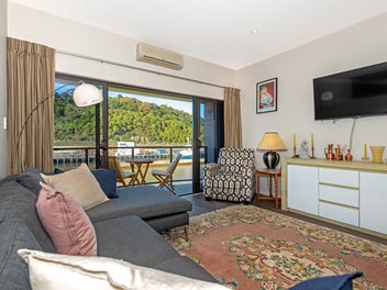 Hassle-free city living with views