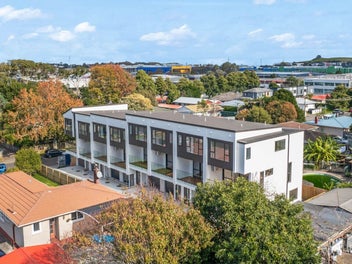 8 Brand New Freehold Homes in Mt Wellington!