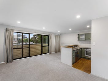 BEST Value 4 bedroom in Central Auckland!