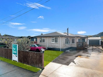 Well Presented Forever Home, Extensive Garaging