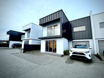 Auckland-Style Living in the Heart of Invercargill