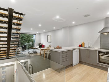 PET-FRIENDLY TERRACED HOME!