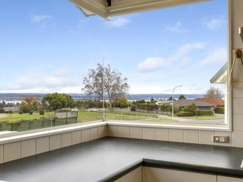 Great Street Appeal Plus A View!