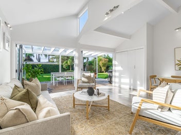 A Modernised 1940's Family Gem is ready for you!