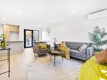 Exceptional Living in Mangere Bridge!