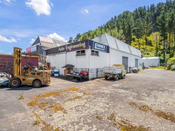 Versatile Commercial Opportunity