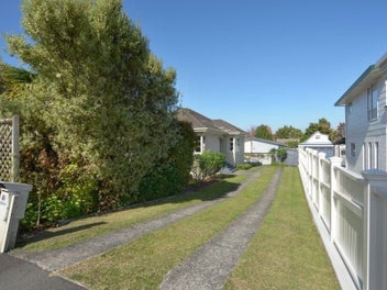 Image 1 of 8
