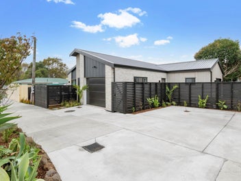 Single Level, Brick Beauty!