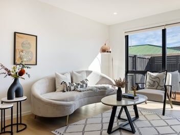 Sharply Priced $669,000. Vendor Must Sell!