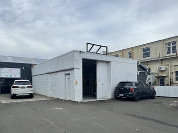 Image 1 of 7