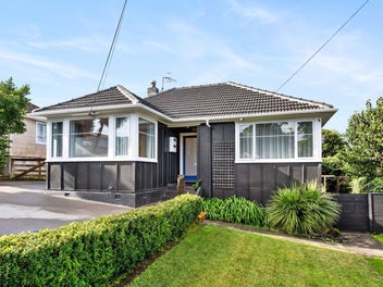 First home buyer gold with sleepout and spa!