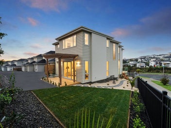 Brand New Home in Millwater - A Must See !!