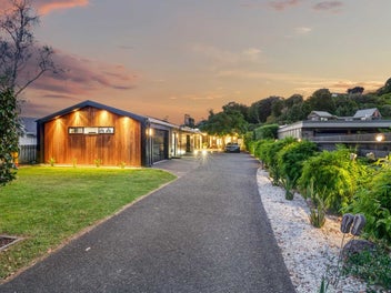 Modern & Private in Stunning Location