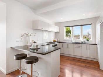 3 BEDS + 3 BATHS + 2 UTILITY ROOMS = $$$
