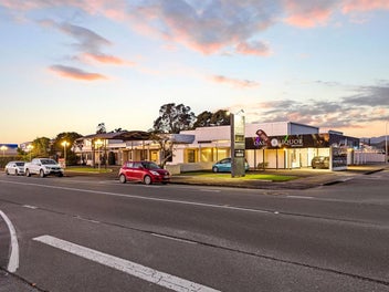 Image 1 of 28